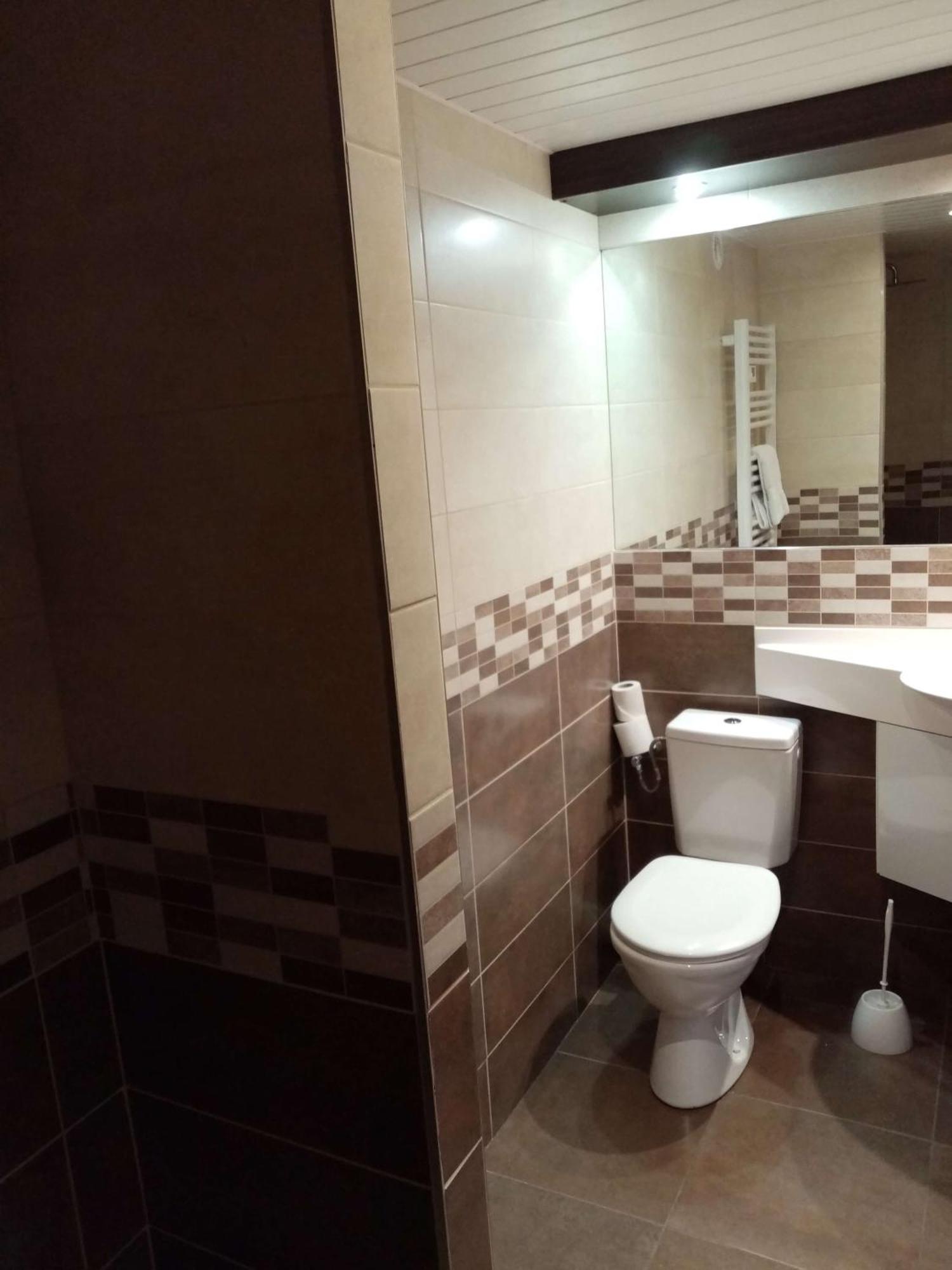 Brit Hotel St-Quentin/Nord Fayet  Ngoại thất bức ảnh