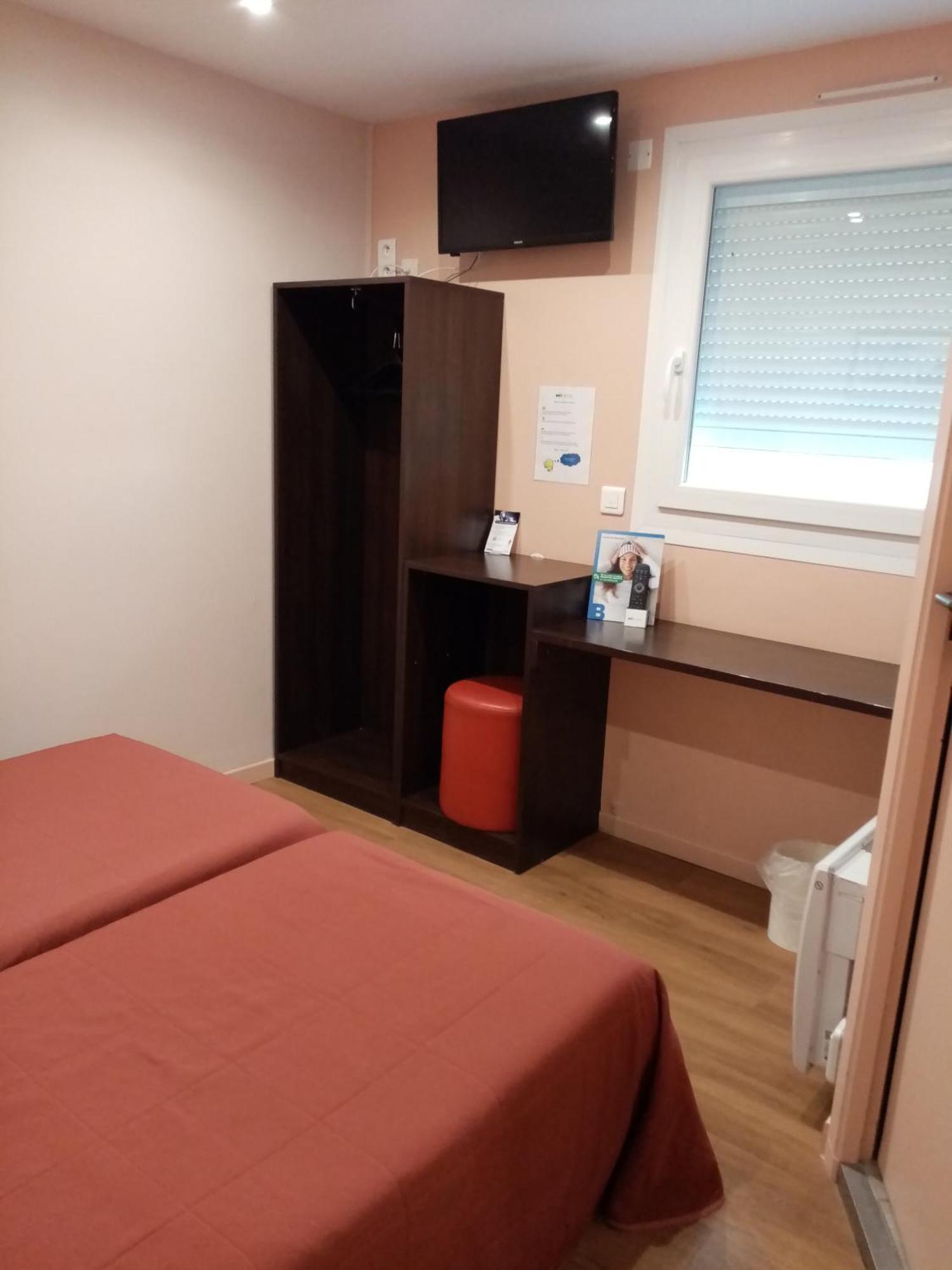 Brit Hotel St-Quentin/Nord Fayet  Ngoại thất bức ảnh
