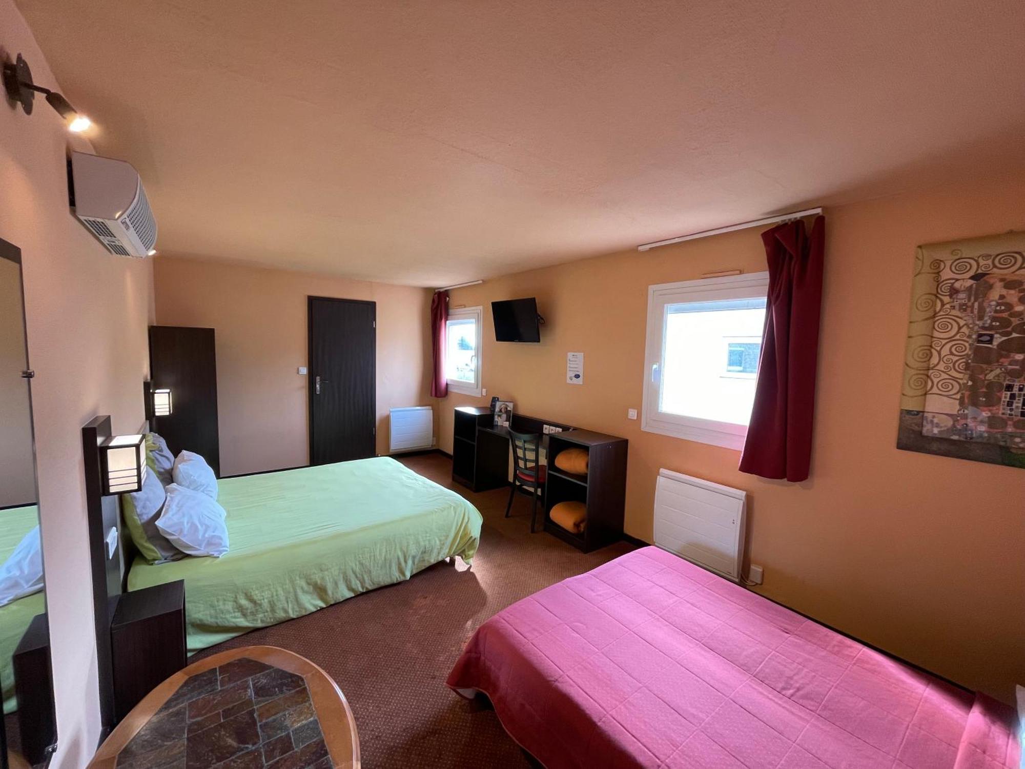 Brit Hotel St-Quentin/Nord Fayet  Ngoại thất bức ảnh