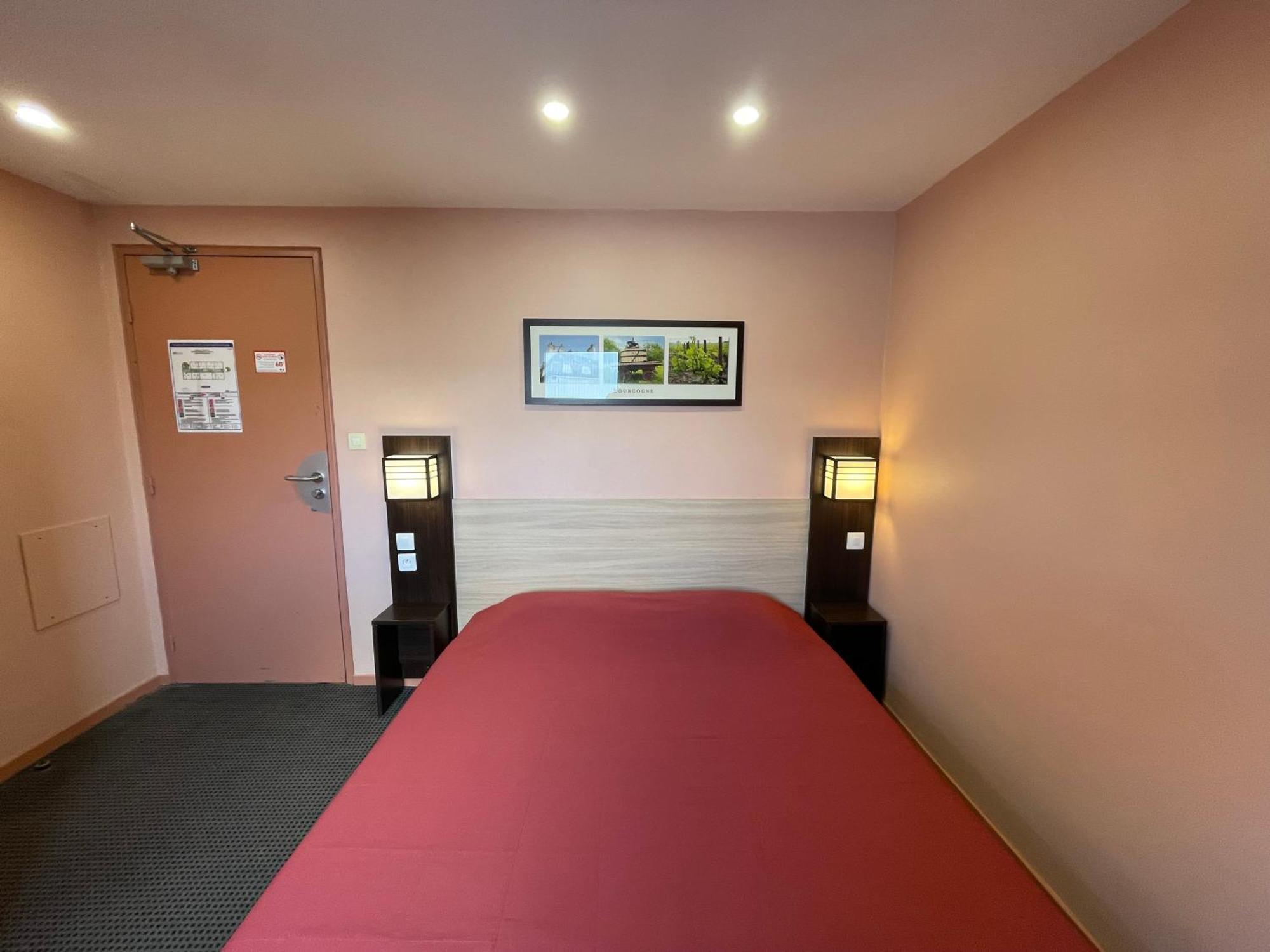 Brit Hotel St-Quentin/Nord Fayet  Ngoại thất bức ảnh