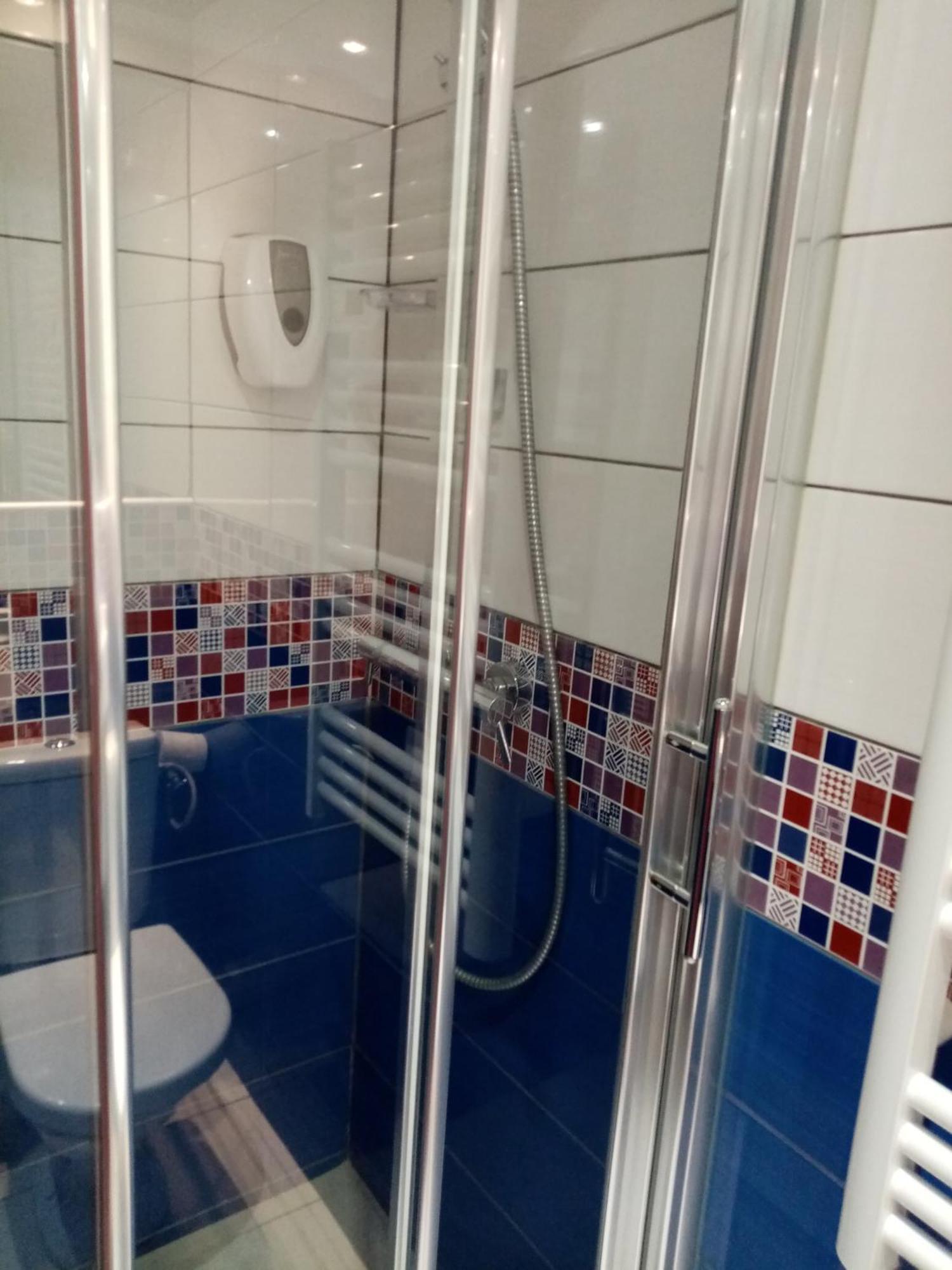 Brit Hotel St-Quentin/Nord Fayet  Ngoại thất bức ảnh